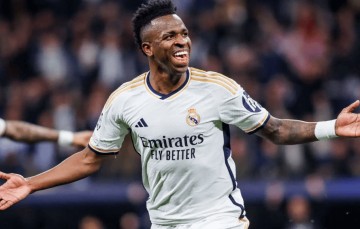 14场13胜！创64年纪录！全欧神帅诞生，放弃2亿巨星，成神来之笔