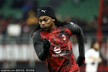 意甲焦点战:奇克破门,莫德里奇绝杀,AC米兰2-1逆转比萨