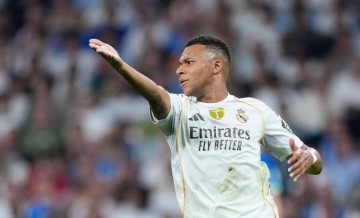 冲击C罗纪录！姆巴佩还有五场比赛机会，曼城之战成关键，但超越梅西仍无望