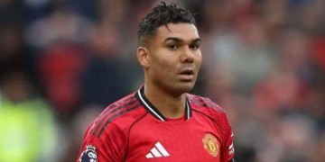 曼联昏招?用西甲 “透明人” 替卡塞米罗,球迷:比乌加特还悬!