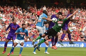 意甲：那不勒斯VS拉齐奥，9分差距下的倔强！那不勒斯主场死磕拉齐奥，卫冕希望最后一搏