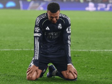 不装了，姆巴佩突爆争议消息！法国队不满，球迷：别耽误世界杯了