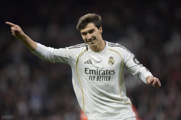 随着皇马4-1,比利亚雷亚尔1-2,西甲最新积分榜出炉:巴萨丢榜首