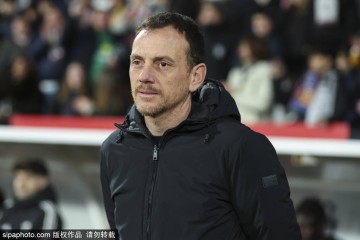 吉罗纳 - 2025/26赛季西甲巴塞罗那：实时反应、争议和最新动态